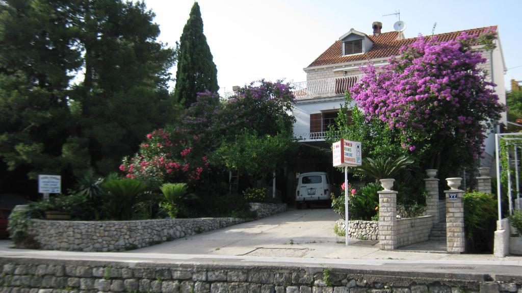 Perun Guest House Mlini Exterior photo